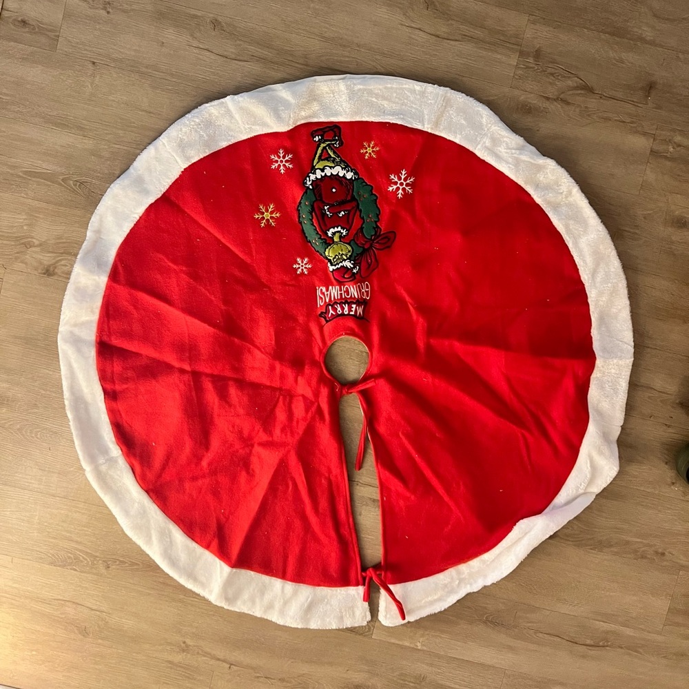Christmas tree skirt